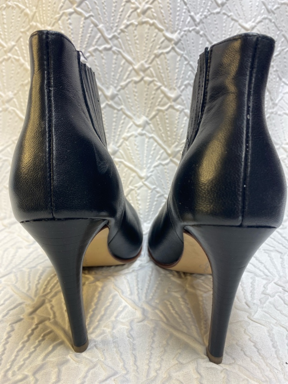 Halogen size 6M Black Leather Peep-Toe Stiletto Ankle Booties dressy stretch - Picture 3 of 12